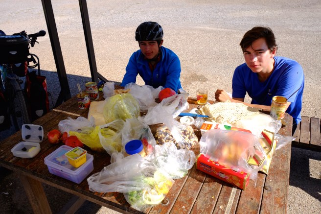 Lunch with Samuel and Jakob at Pasergardae